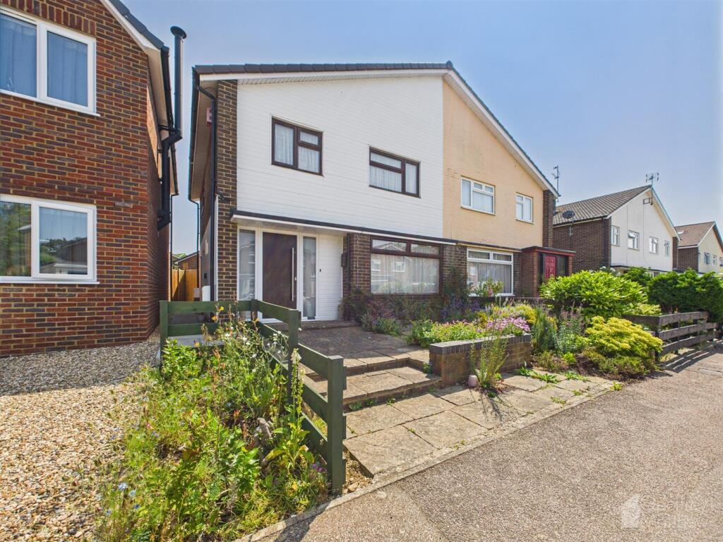 Main image of property: Hollyshaws, Stevenage