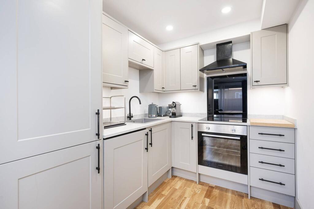 Main image of property: Bromehead Road, Whitechapel, LONDON, E1