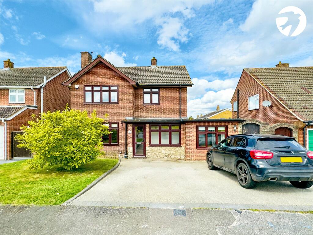 3 bedroom detached house for sale in Philip Avenue, Swanley, Kent, BR8