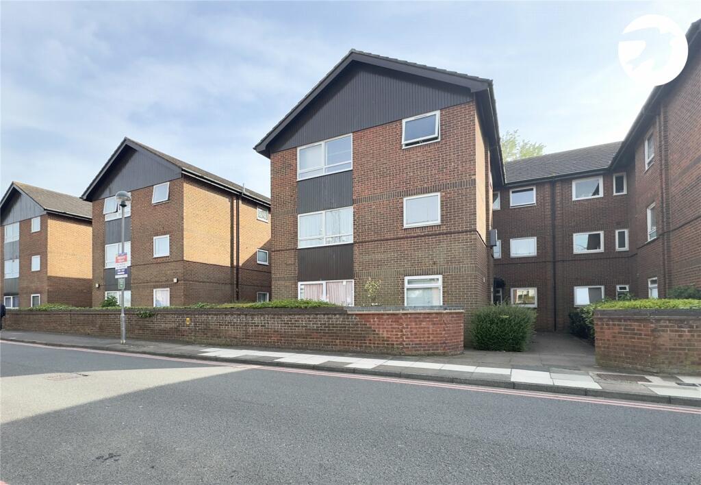 1 bedroom flat for sale in Berkeley Court, Nightingale Way, Swanley