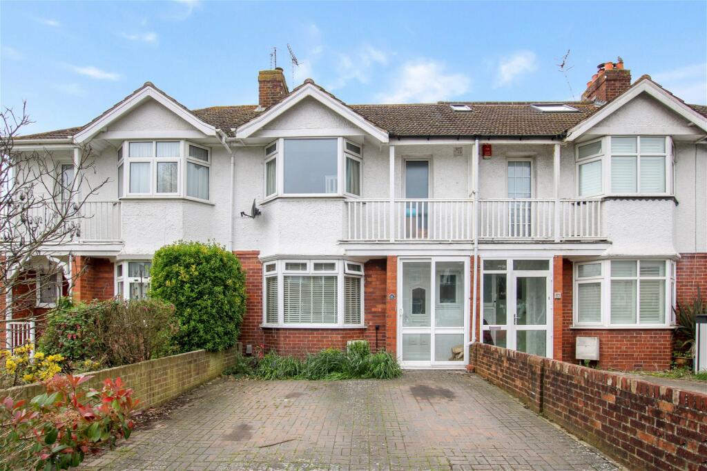 3 bedroom terraced house for sale in South Farm Road, Worthing, BN14 7AF, BN14