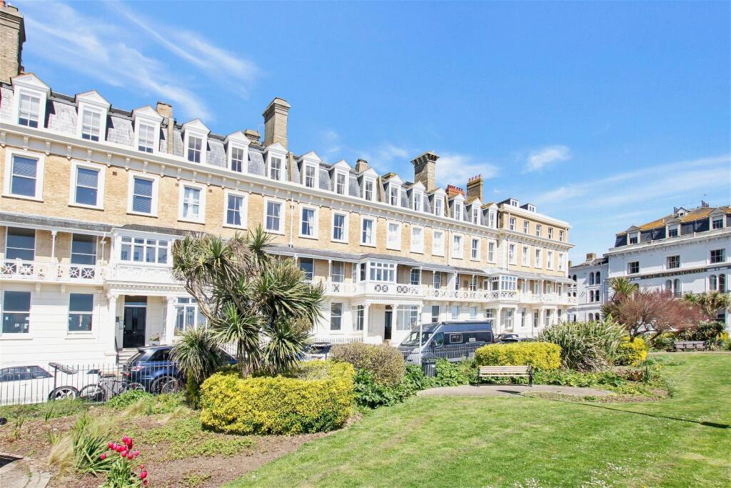 Studio flat for sale in Heene Court Mansions, Worthing BN11 3NW, BN11