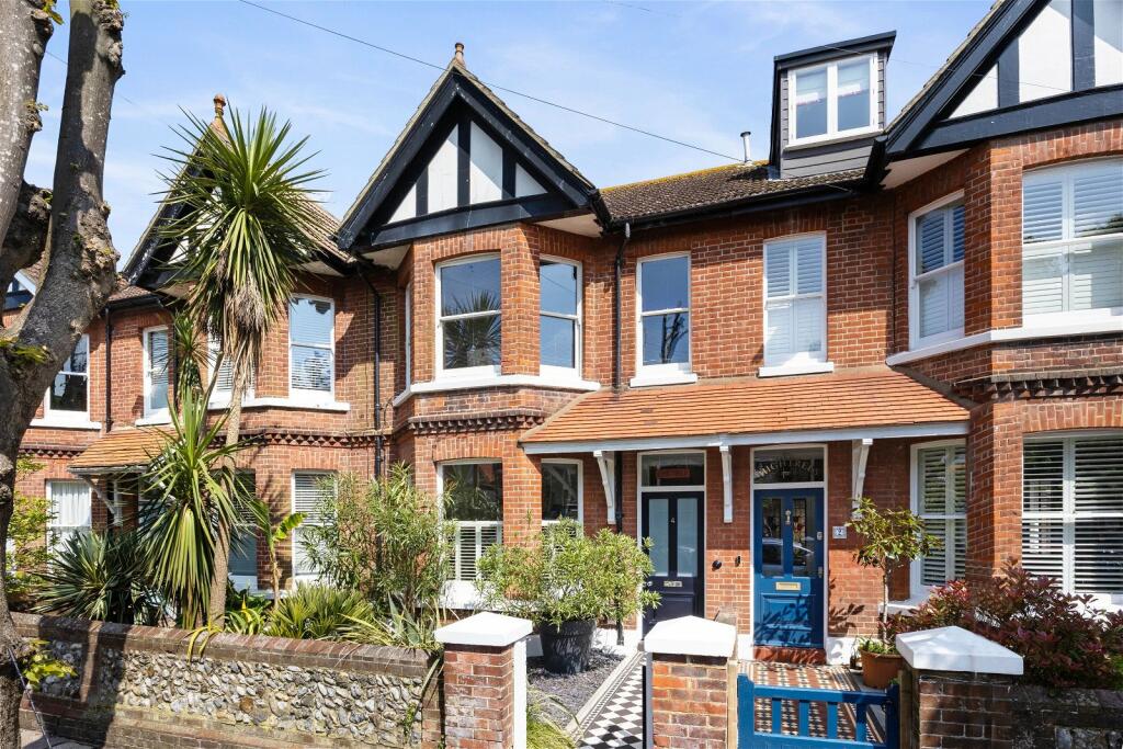4 bedroom terraced house for sale in Warwick Gardens, Worthing BN11 1PE