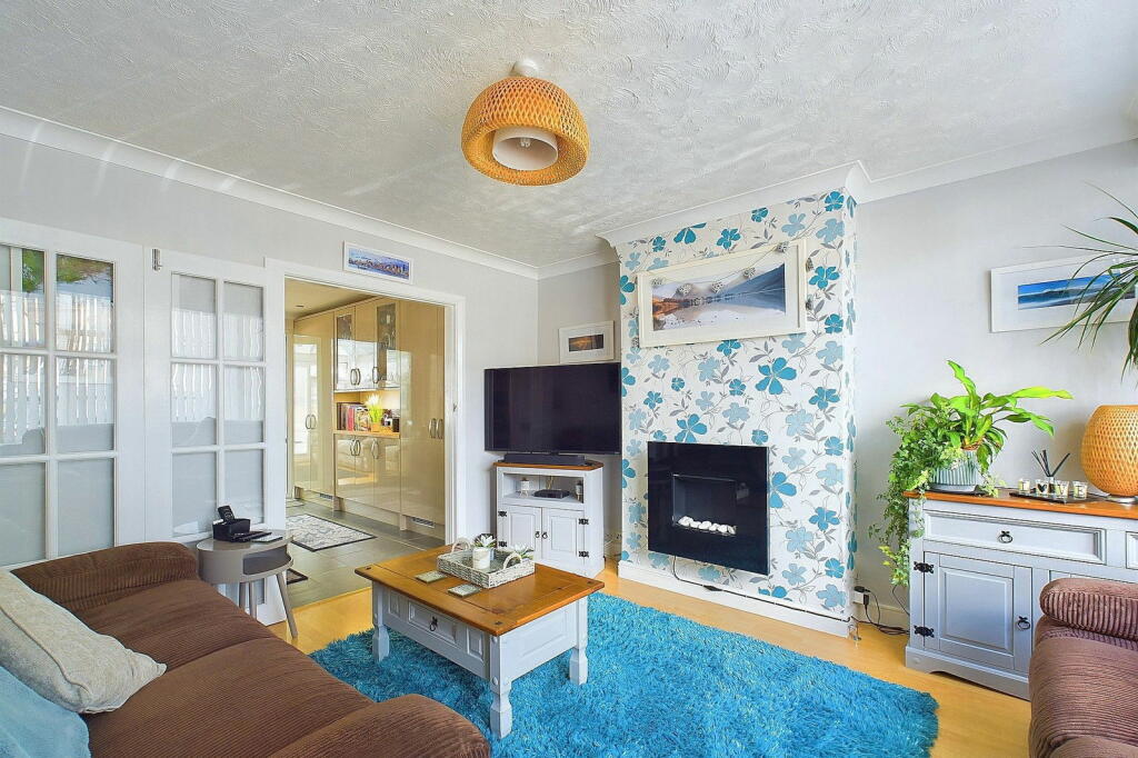 Additional property image - Goldsmith Road, Worthing, BN14 8ER