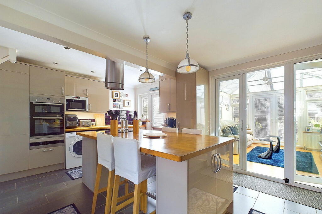 Additional property image - Goldsmith Road, Worthing, BN14 8ER