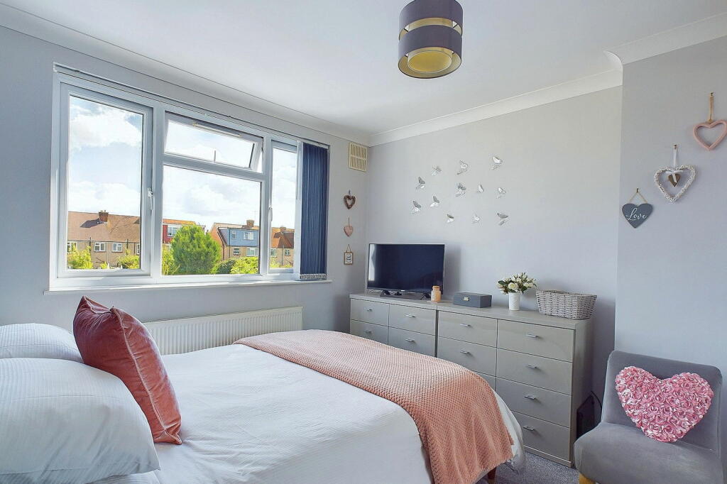 Additional property image - Goldsmith Road, Worthing, BN14 8ER