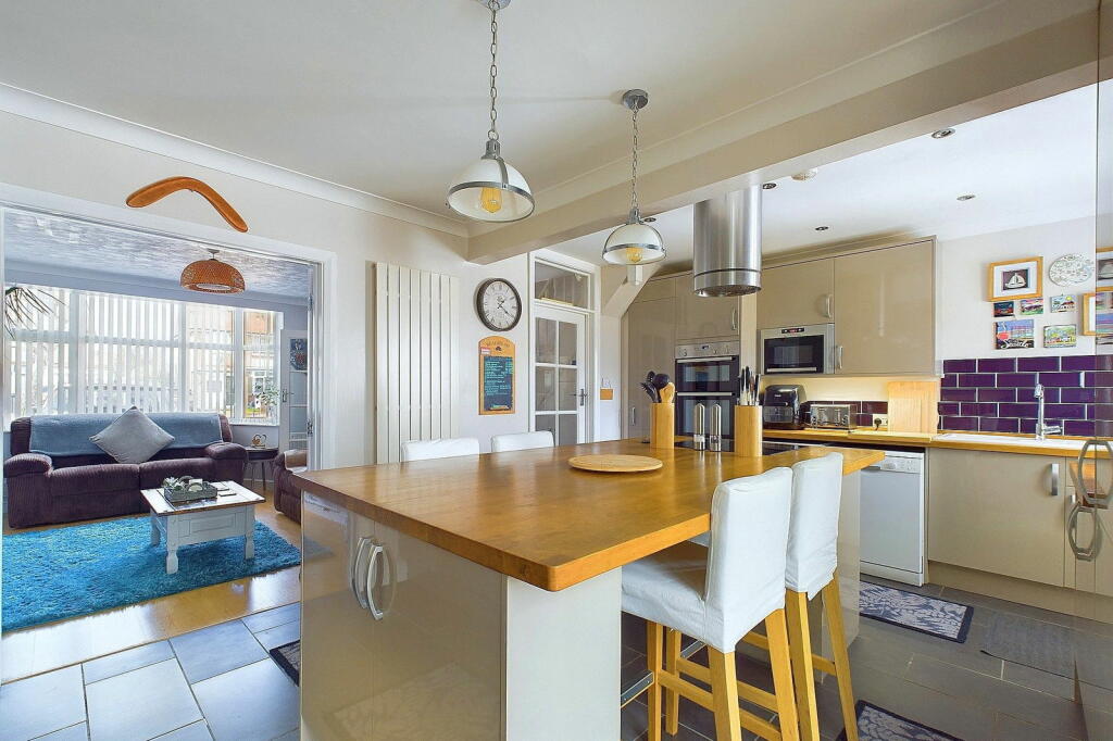 Additional property image - Goldsmith Road, Worthing, BN14 8ER
