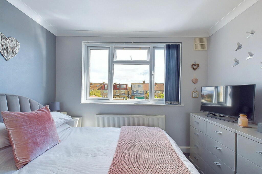 Additional property image - Goldsmith Road, Worthing, BN14 8ER