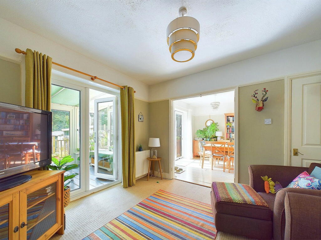 Additional property image - Clarendon Road, Worthing, BN14 8QQ