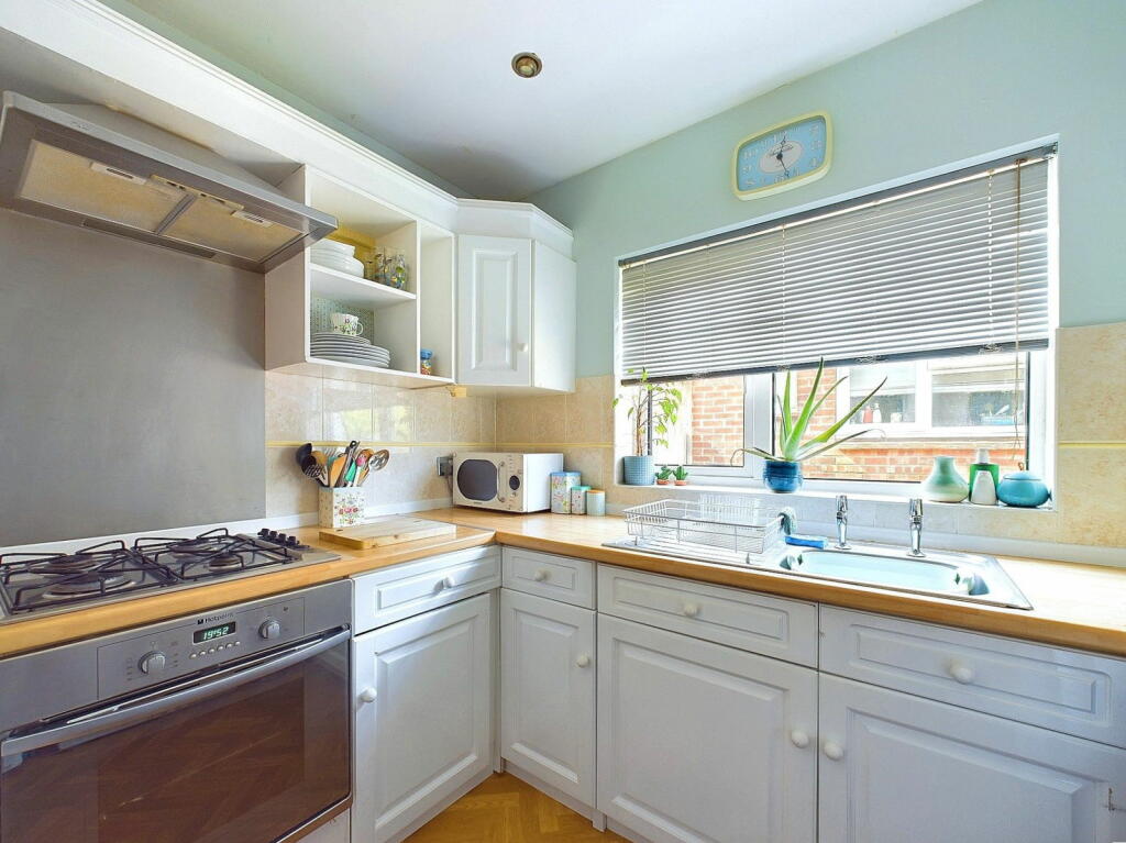Additional property image - Clarendon Road, Worthing, BN14 8QQ