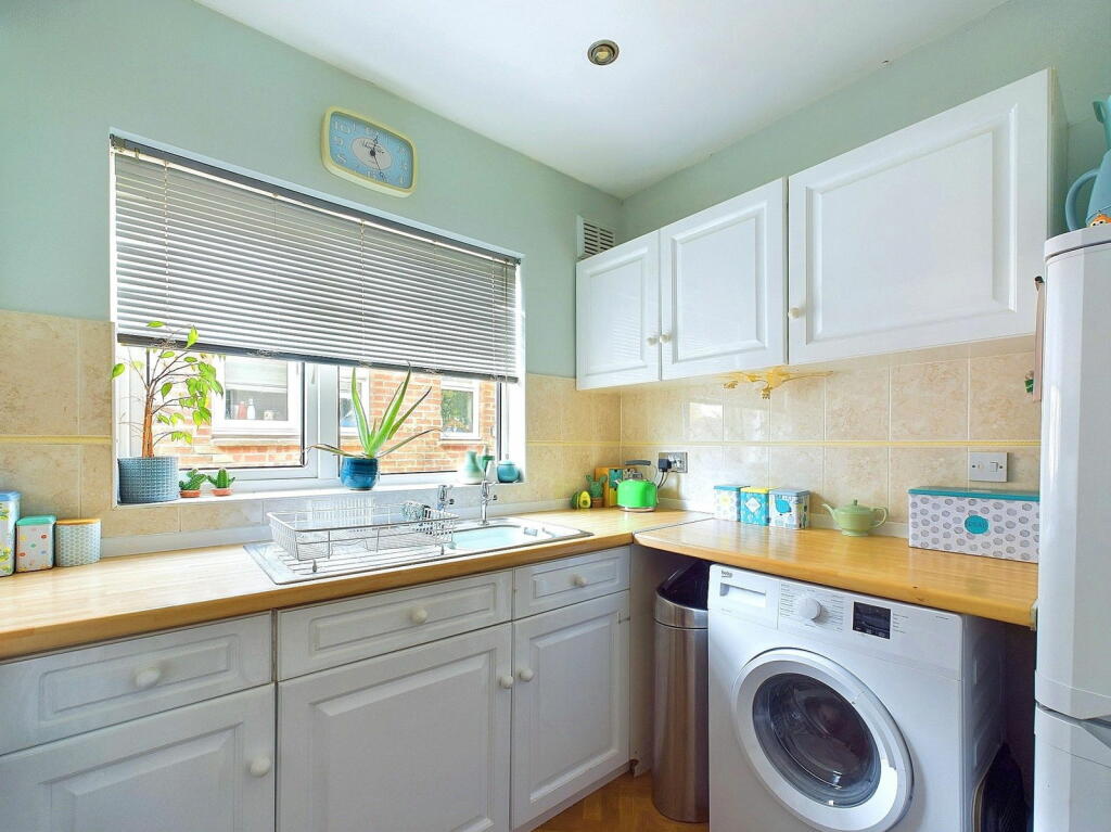 Additional property image - Clarendon Road, Worthing, BN14 8QQ