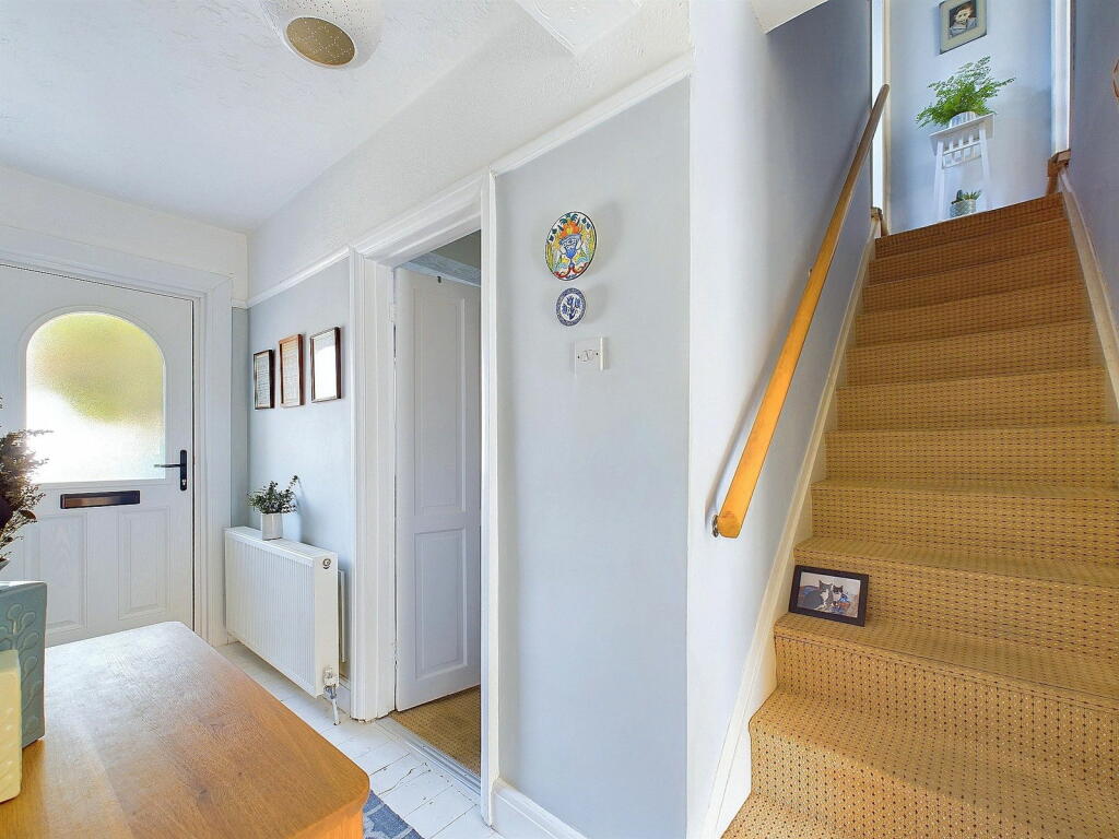 Additional property image - Clarendon Road, Worthing, BN14 8QQ