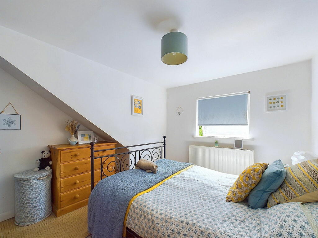Additional property image - Clarendon Road, Worthing, BN14 8QQ