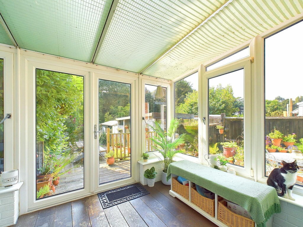 Additional property image - Clarendon Road, Worthing, BN14 8QQ