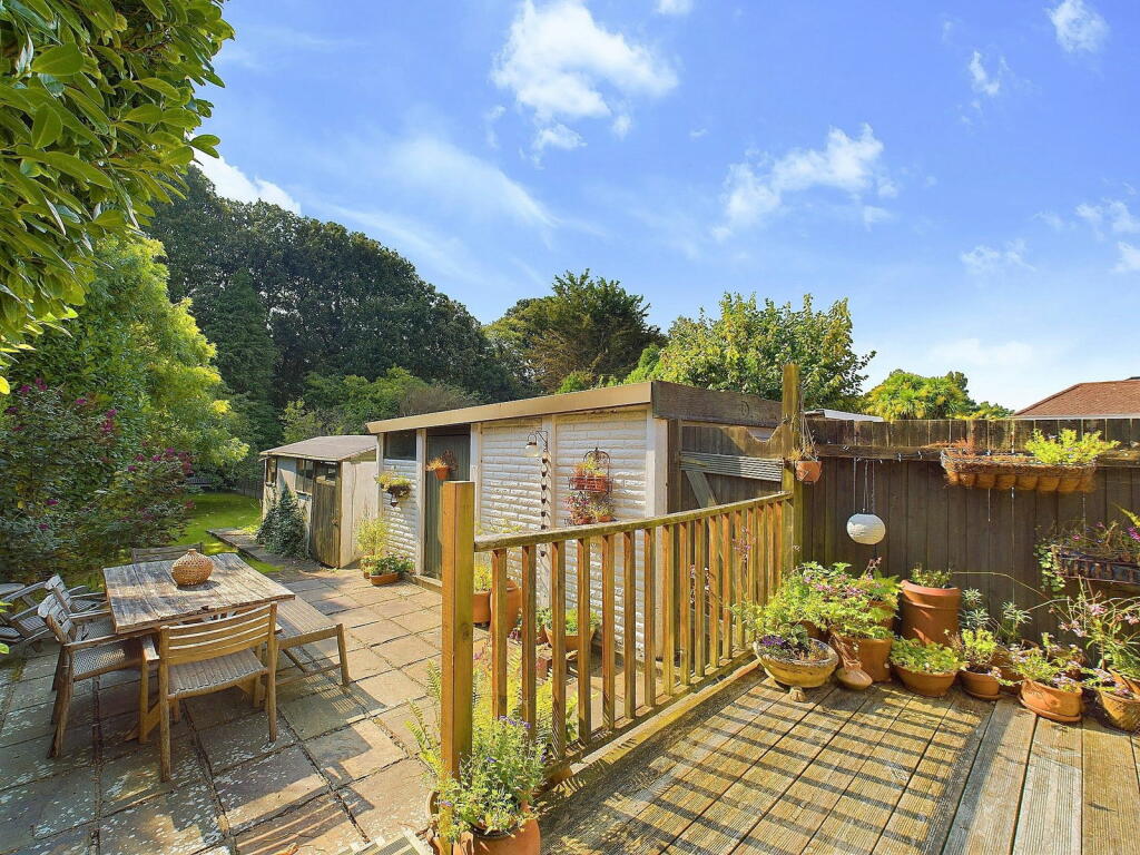 Additional property image - Clarendon Road, Worthing, BN14 8QQ
