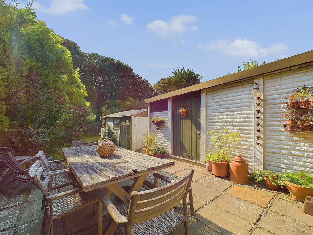 Additional property image - Clarendon Road, Worthing, BN14 8QQ