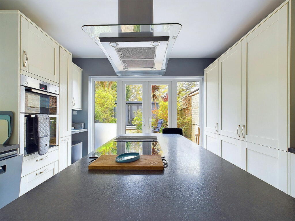 Additional property image - Chesswood Road, Worthing BN11 2AA