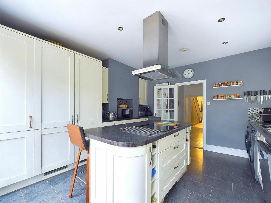 Additional property image - Chesswood Road, Worthing BN11 2AA
