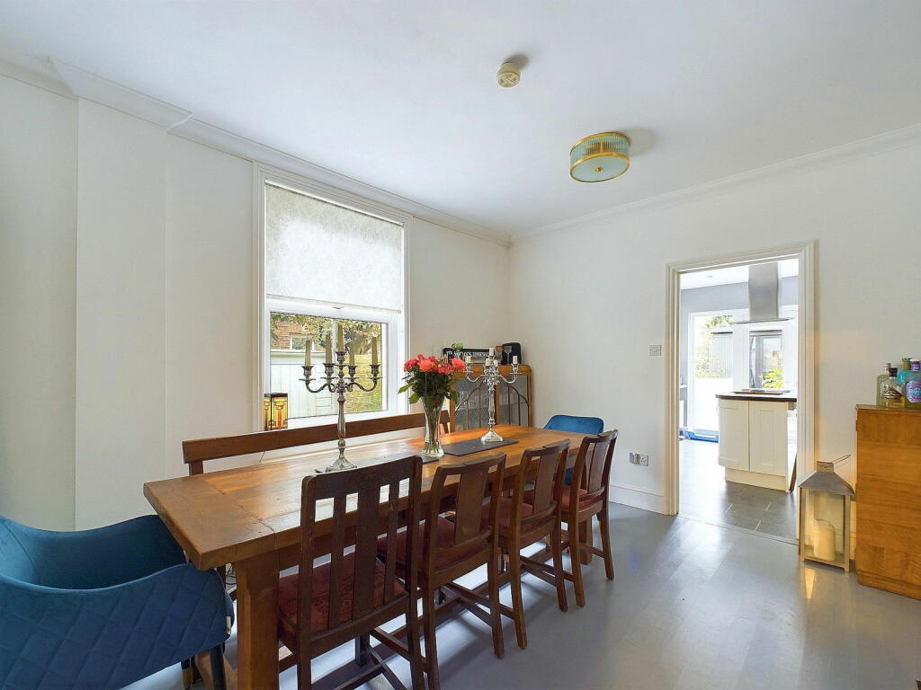 Additional property image - Chesswood Road, Worthing BN11 2AA