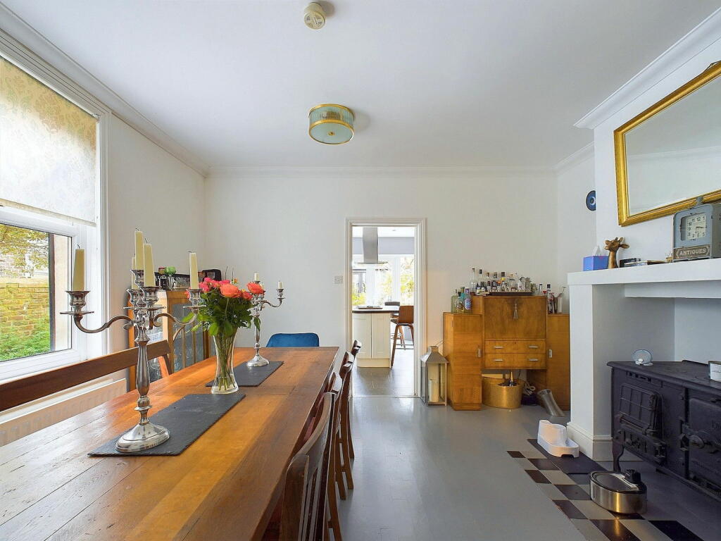 Additional property image - Chesswood Road, Worthing BN11 2AA