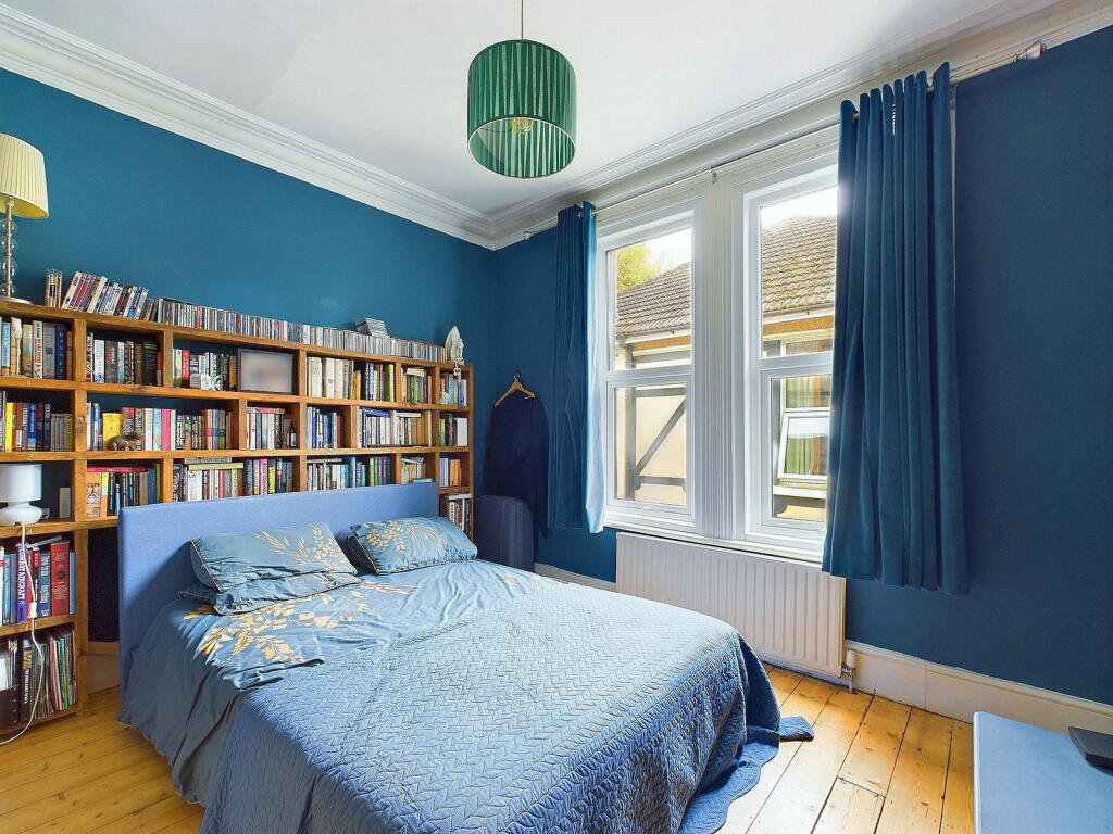 Additional property image - Chesswood Road, Worthing BN11 2AA