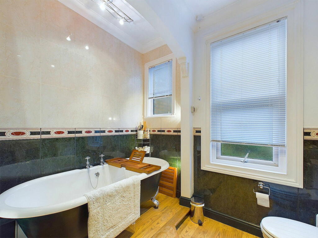 Additional property image - Chesswood Road, Worthing BN11 2AA