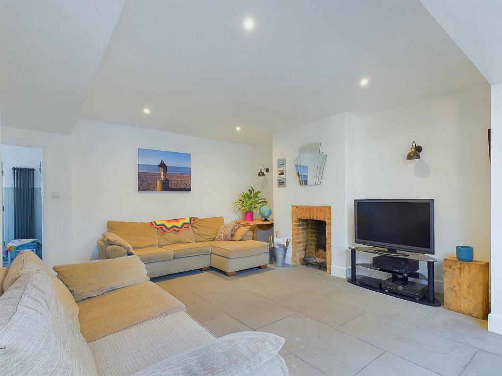 Additional property image - Loxwood Avenue, Worthing, BN14 7RF