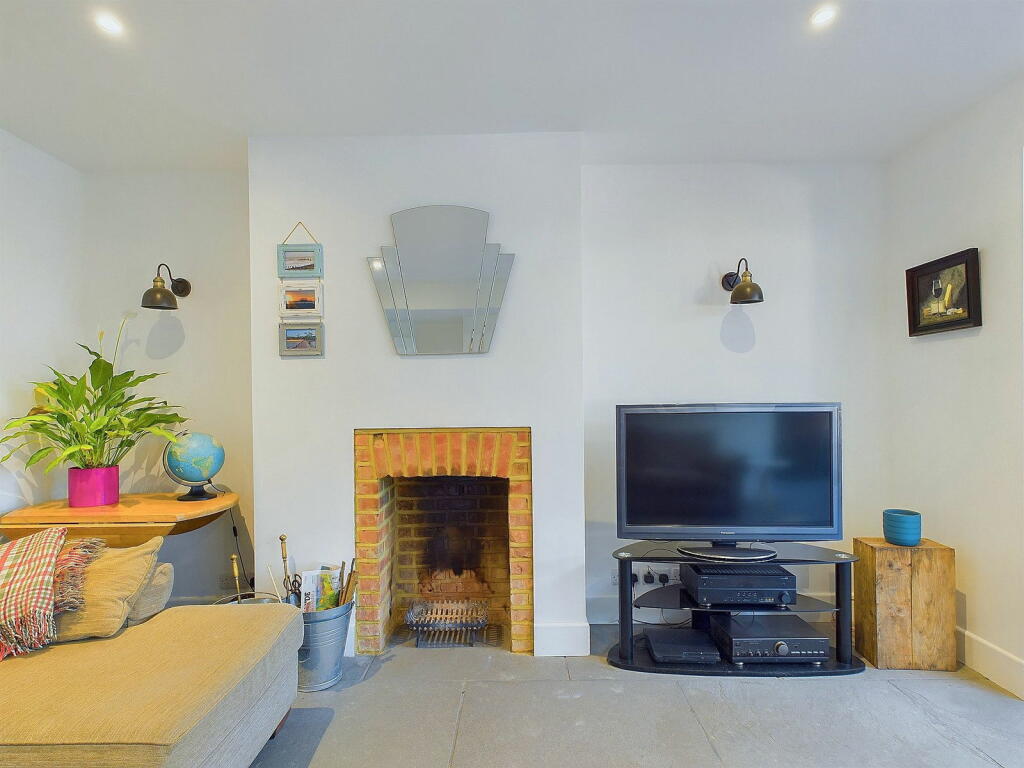 Additional property image - Loxwood Avenue, Worthing, BN14 7RF