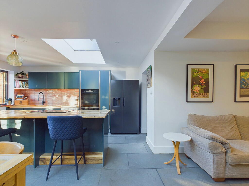 Additional property image - Loxwood Avenue, Worthing, BN14 7RF