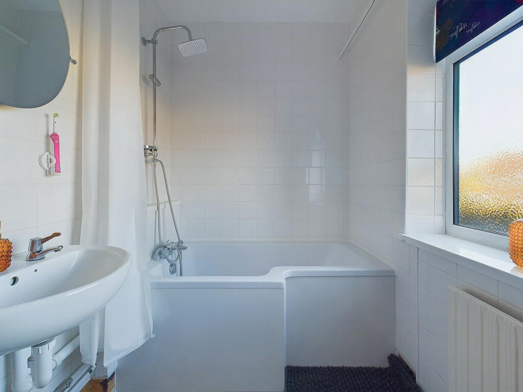 Additional property image - Loxwood Avenue, Worthing, BN14 7RF