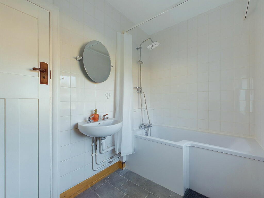 Additional property image - Loxwood Avenue, Worthing, BN14 7RF