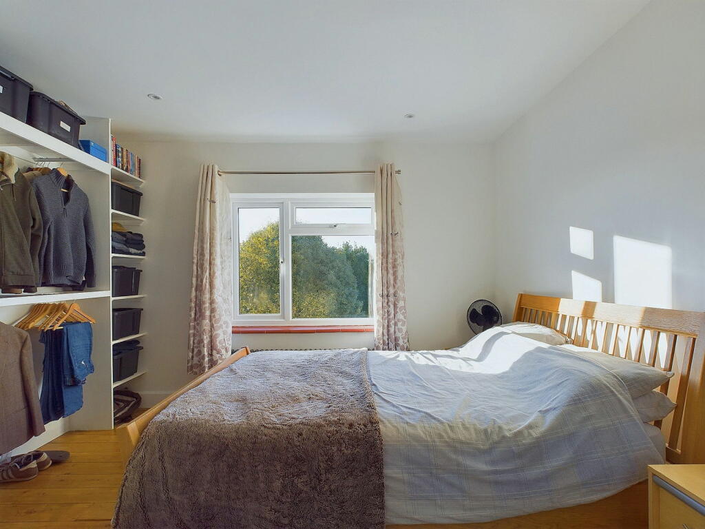 Additional property image - Loxwood Avenue, Worthing, BN14 7RF