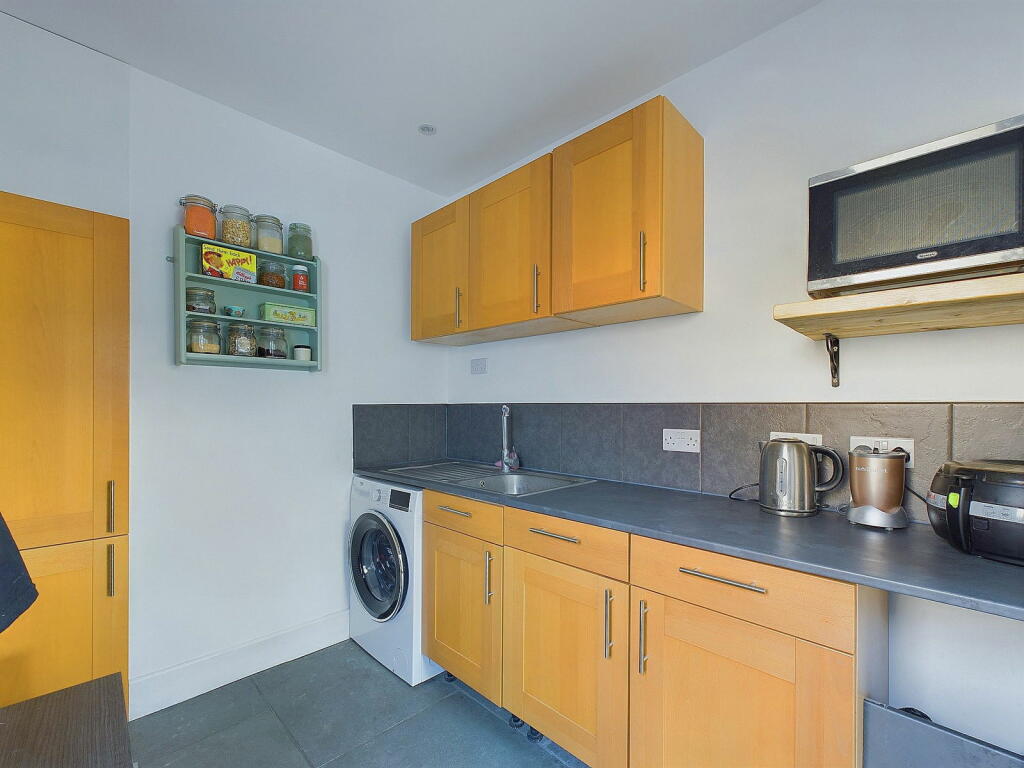 Additional property image - Loxwood Avenue, Worthing, BN14 7RF