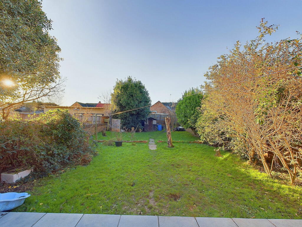 Additional property image - Loxwood Avenue, Worthing, BN14 7RF
