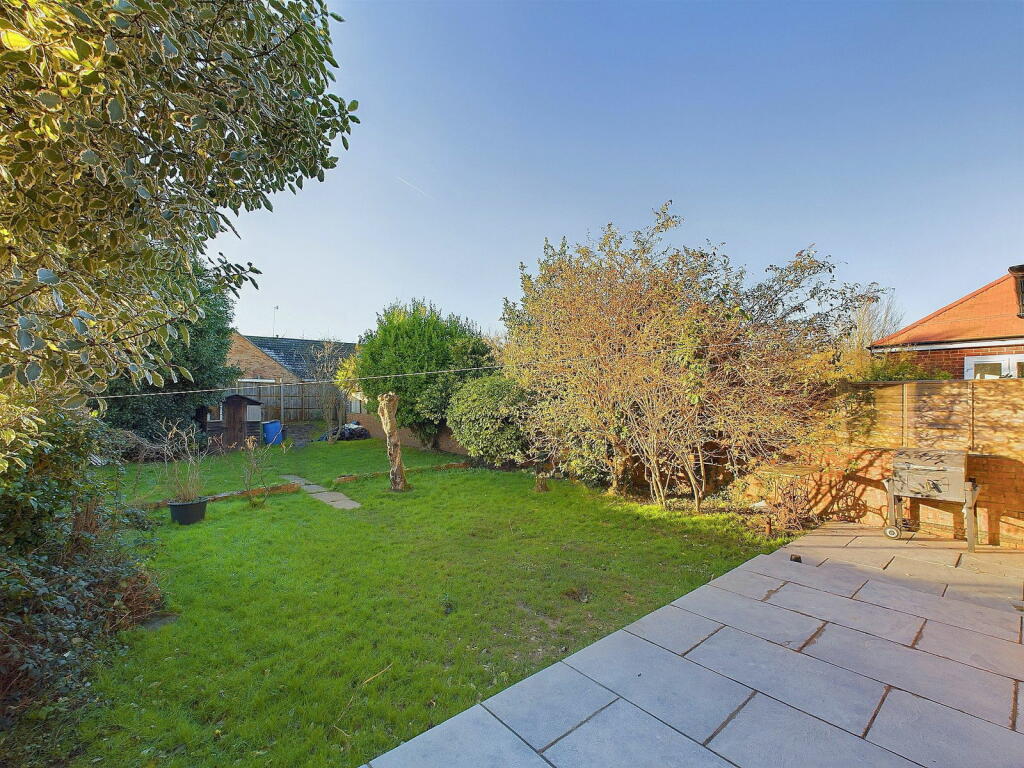 Additional property image - Loxwood Avenue, Worthing, BN14 7RF