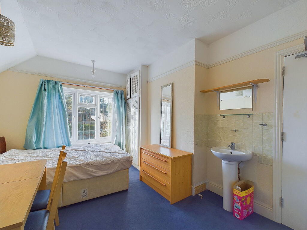 Additional property image - Windsor Road, Worthing BN11 2LX