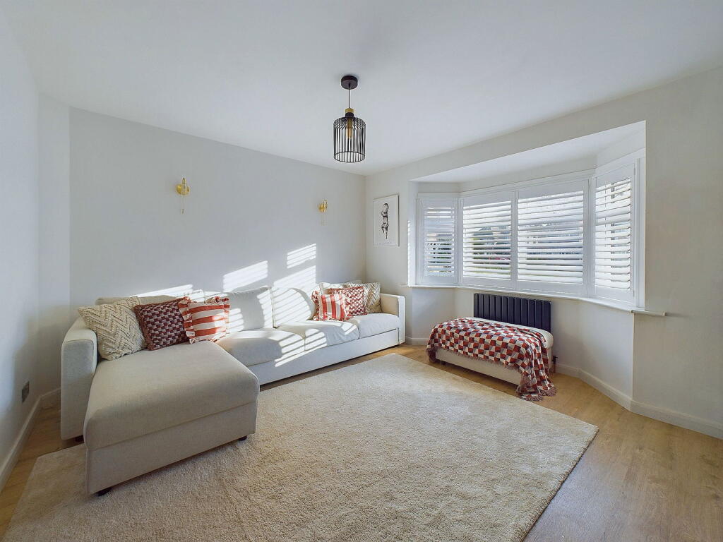 Additional property image - Loxwood Avenue, Worthing, BN14 7RF