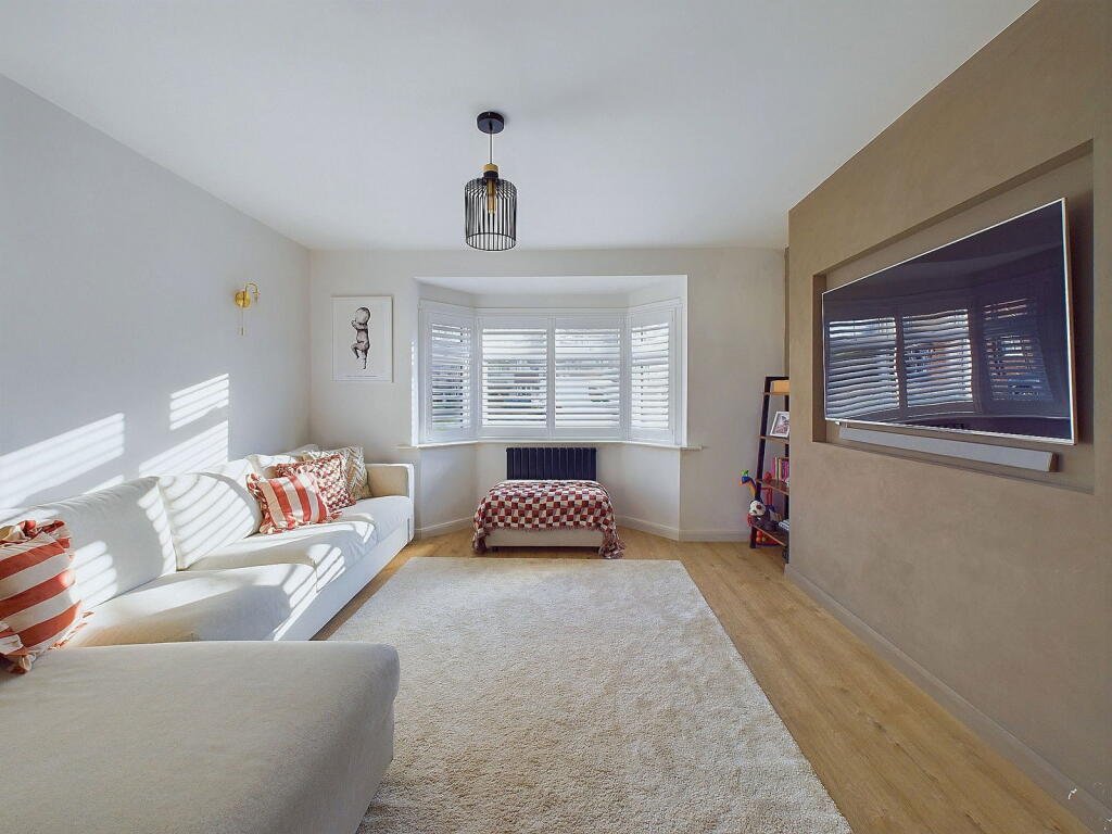 Additional property image - Loxwood Avenue, Worthing, BN14 7RF