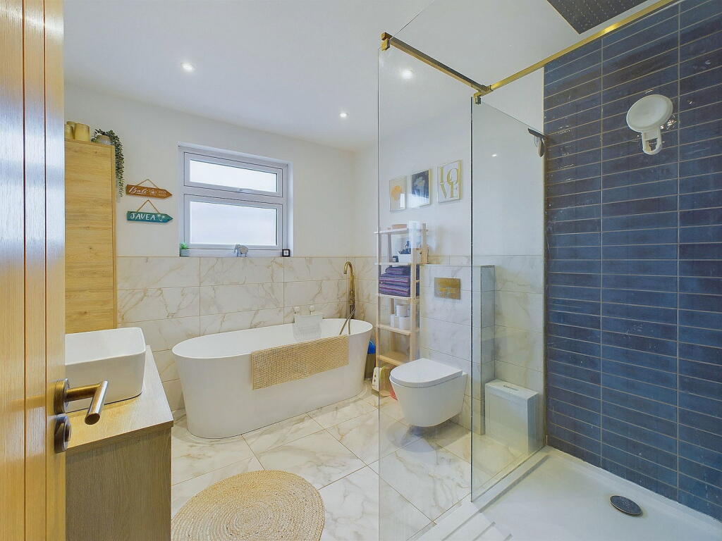 Additional property image - Loxwood Avenue, Worthing, BN14 7RF