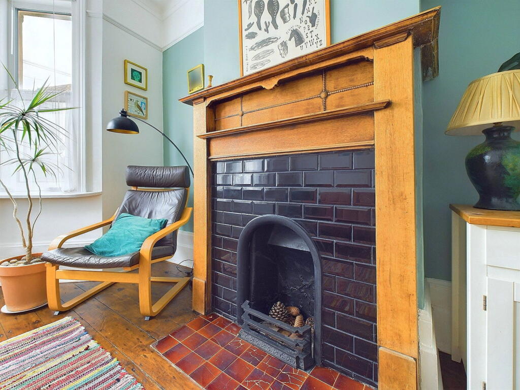 Additional property image - Hertford Road, Worthing BN11 1HX