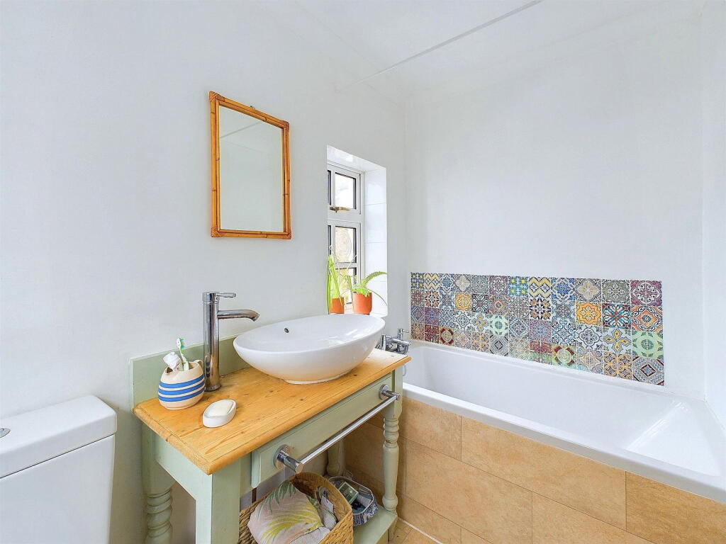 Additional property image - Hertford Road, Worthing BN11 1HX