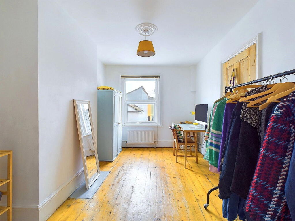 Additional property image - Hertford Road, Worthing BN11 1HX