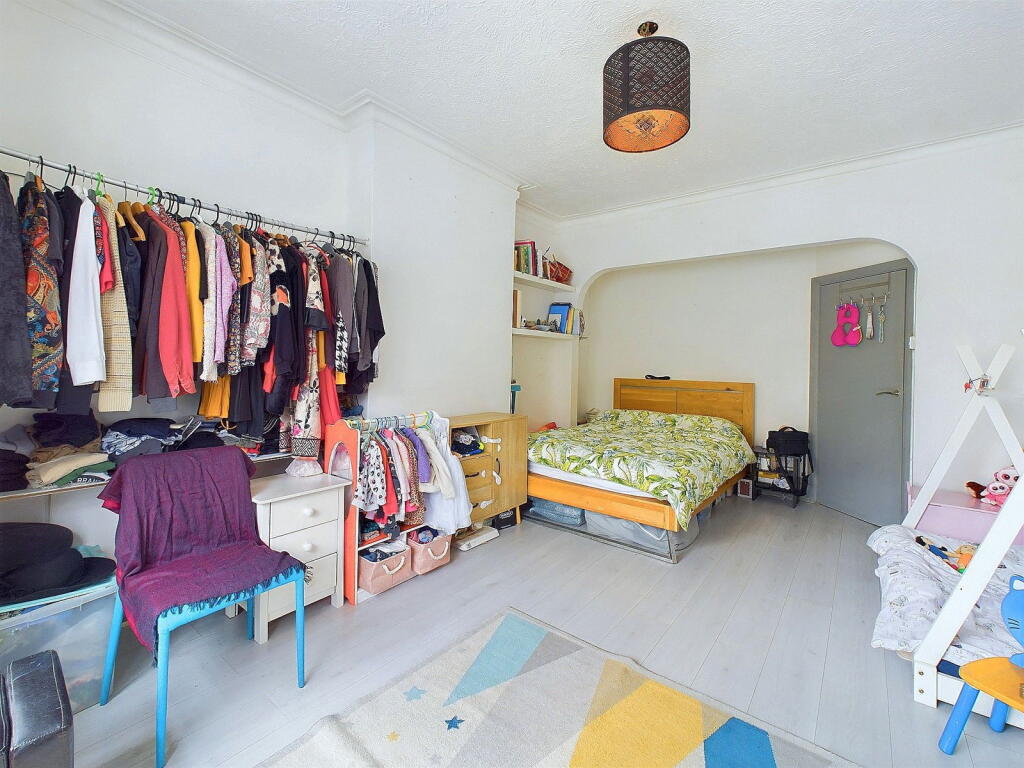 Additional property image - Pavilion Road, Worthing BN14 7EE