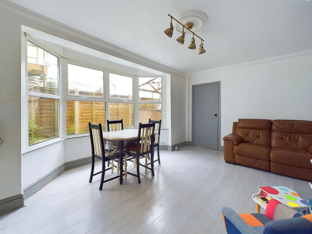 Additional property image - Pavilion Road, Worthing BN14 7EE