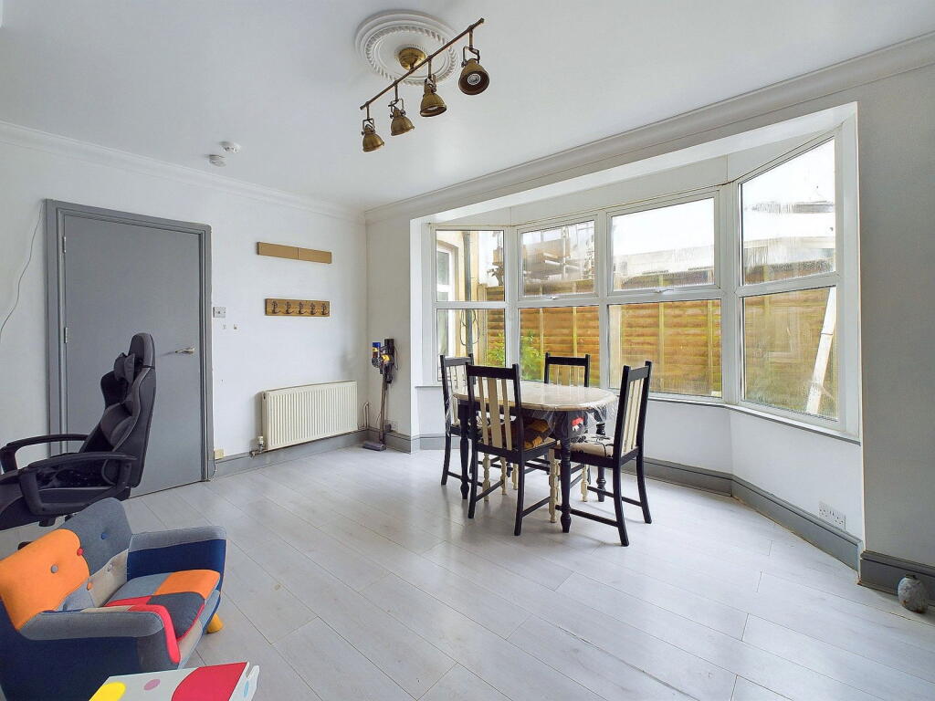 Additional property image - Pavilion Road, Worthing BN14 7EE