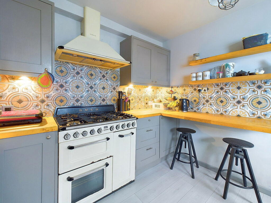 Additional property image - Pavilion Road, Worthing BN14 7EE