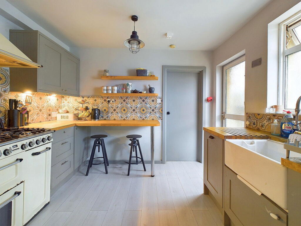 Additional property image - Pavilion Road, Worthing BN14 7EE