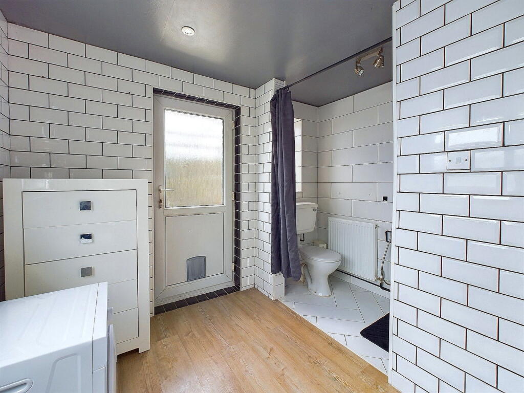 Additional property image - Pavilion Road, Worthing BN14 7EE