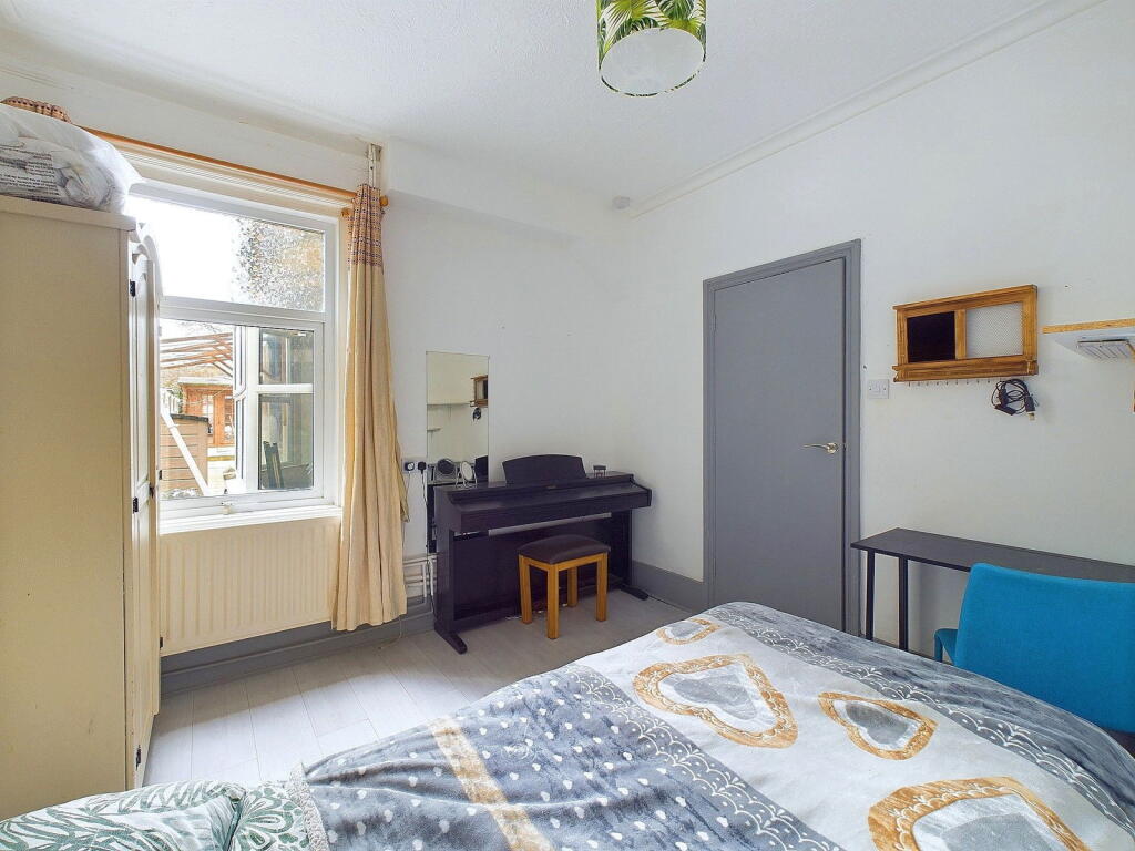 Additional property image - Pavilion Road, Worthing BN14 7EE