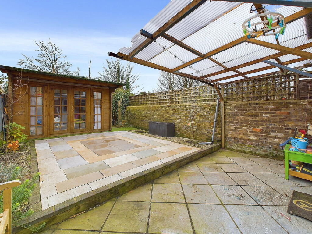 Additional property image - Pavilion Road, Worthing BN14 7EE